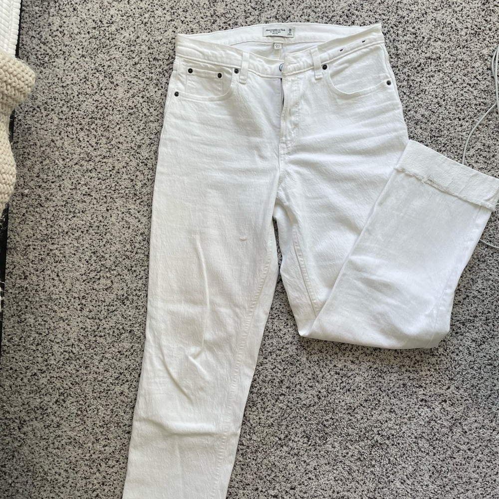 ABERCROMBIE White Denim Curve Love Jeans